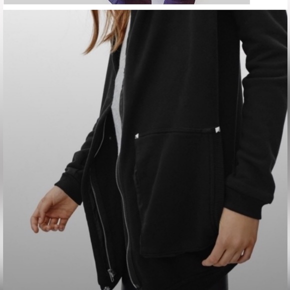 Aritzia Wilfred Free Rousseau sweater black size M cardigan style - Picture 2 of 8